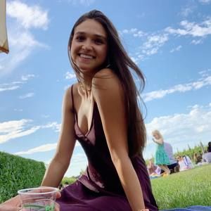 Meet your Posher, Ilyssa